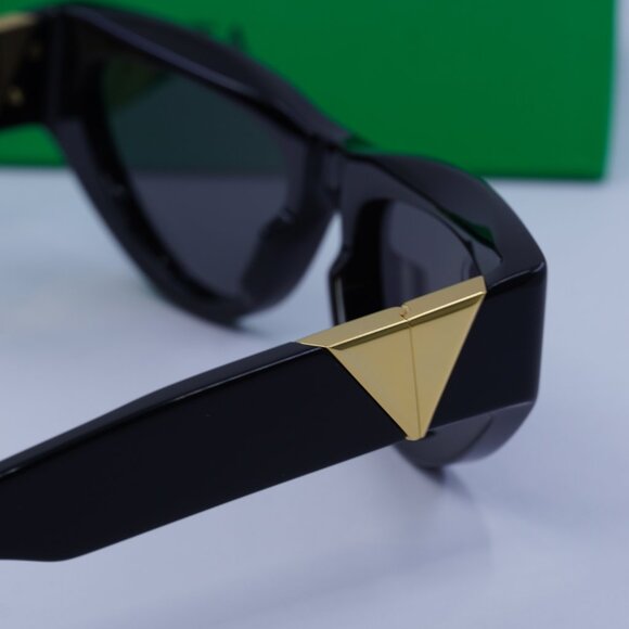 Bottega Veneta BV1176S 001 Cat Eye Sunglasses - Black/Grey - Picture 9 of 10